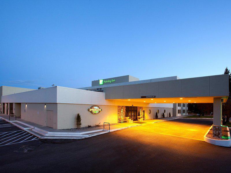 FB903D98842BD6B441D08684539AE753