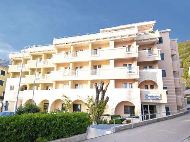 EF8488FBC40866CA3FD4DB54DC6E1E58