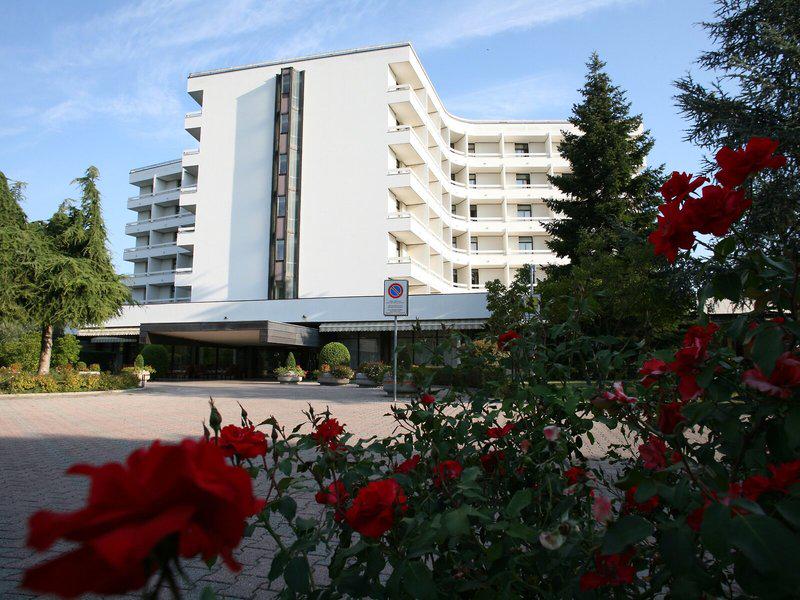 32DC4C63A0D85DAD8AF18F7C0B0487BC