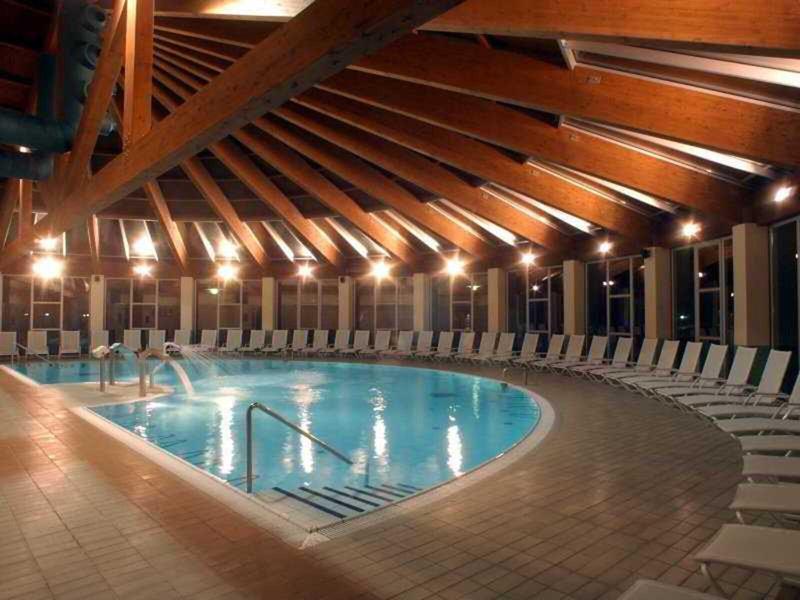 90B3F9E94651FF374B27A9FF9EF94D67