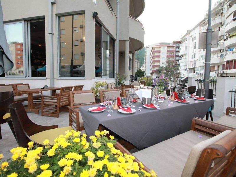 82D4FBDEB3FD643F406D5B2B4828803F