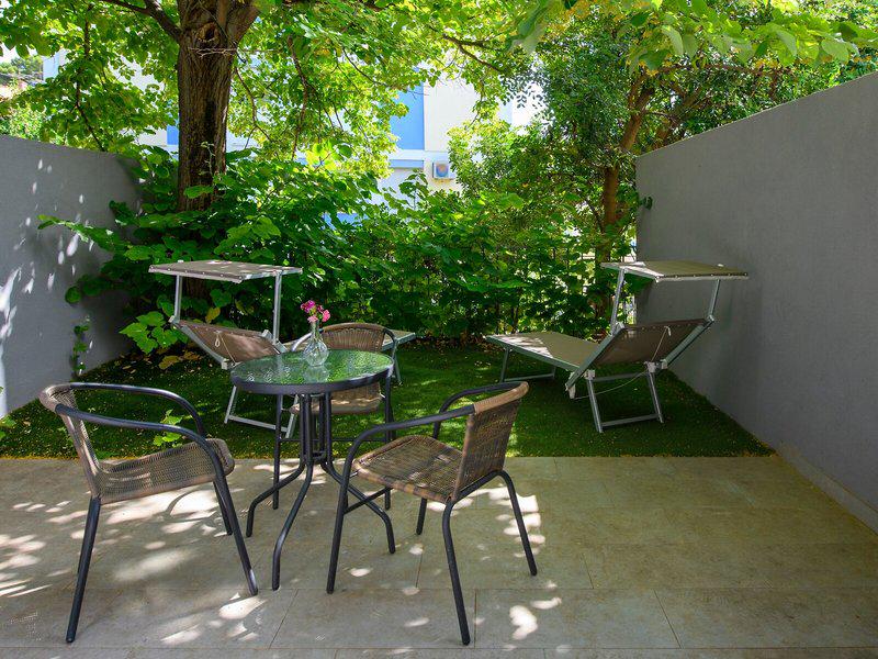 0BABB8C479ADAFC28D76054C88628CA3