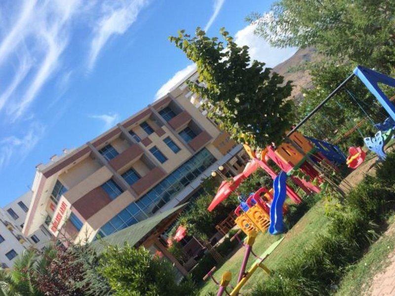 FBC403E4CA856E2B5B2E3900B61A5035