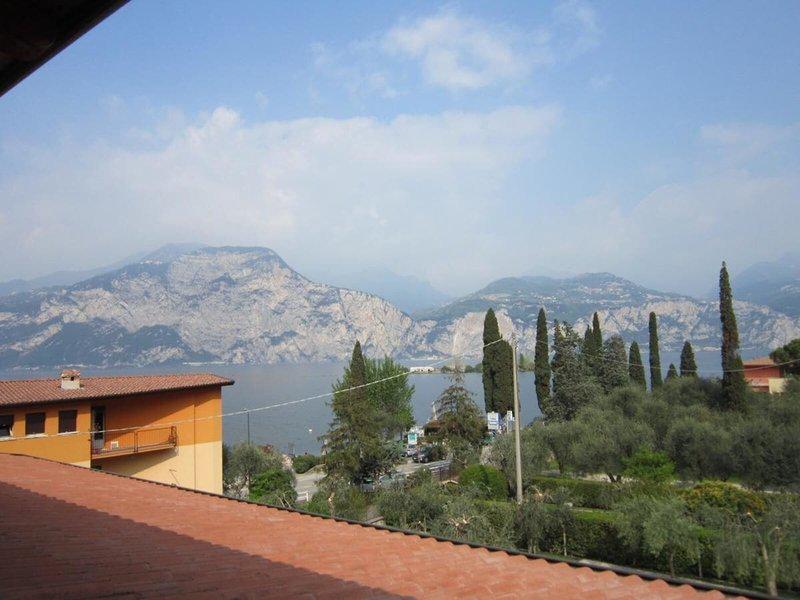 5CC2A840AADFB7A78B81B58797B8B683