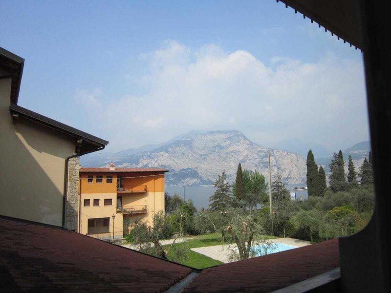 61D24D8A7C7025E2AA2547E7087C5EF3