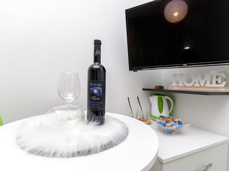 624902EAF2558EB179FB4226C7478A48