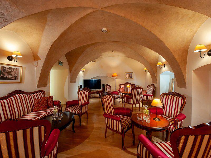 637ED13C00430591B571A823918CE85A