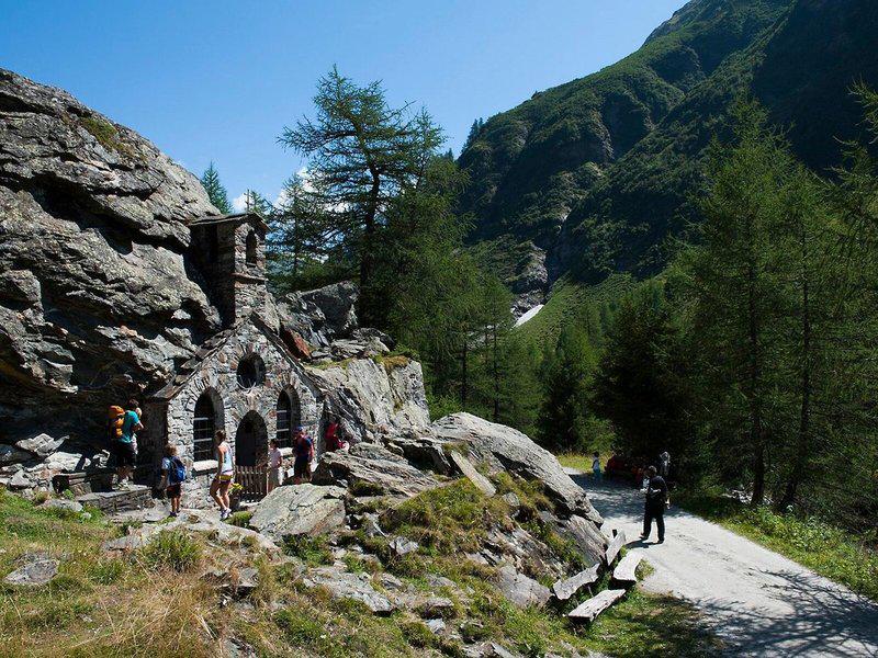 E25FDF77C0CC8F193A39B7CED2FA032D