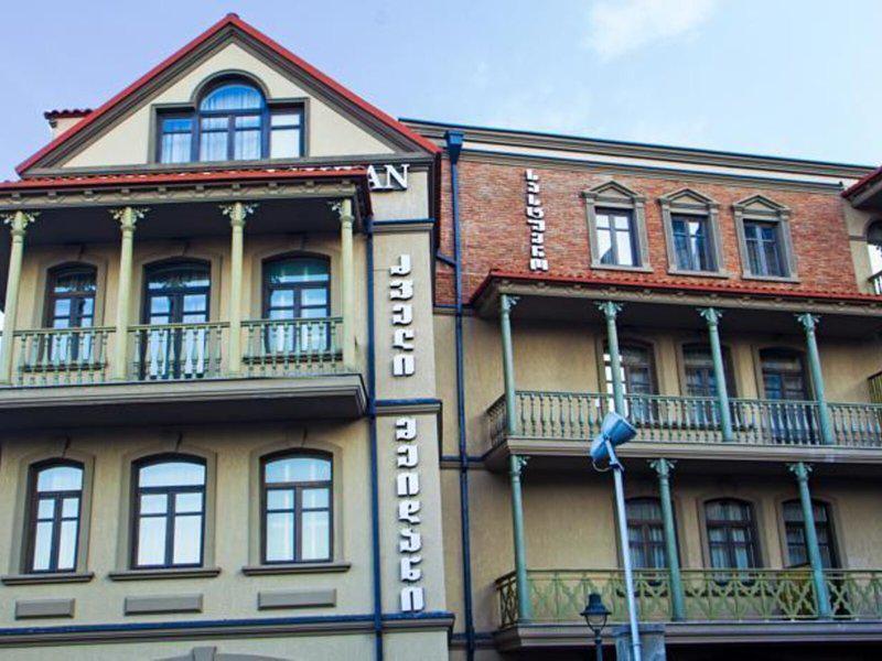 8B93C58C8C1C7B979A82116CB6D16097