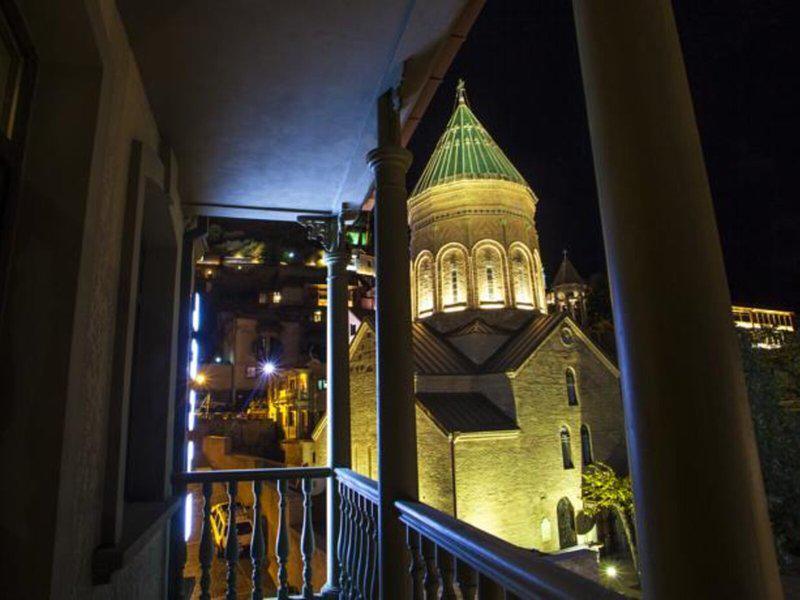 099070EC201FD619956A43BDA2543713