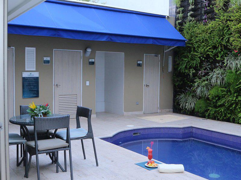 8960B457079CB476E3C590C04C8F76FA