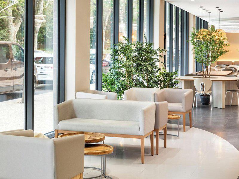 C5EE7144E45F27E92F308E0136E4E2CA