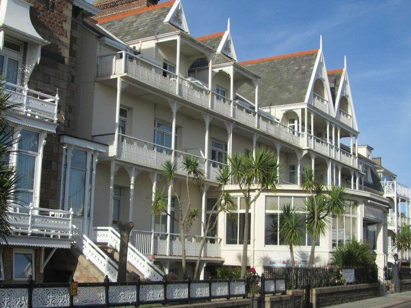 C699EF92483F55CA1012EE37EBC2331D