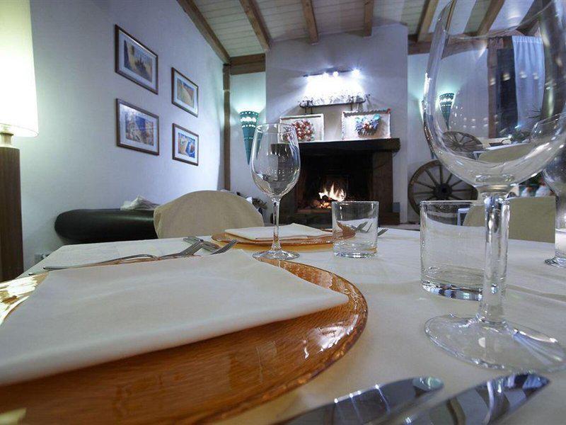 BAEC09C259E989E8718709C1C1D2792E