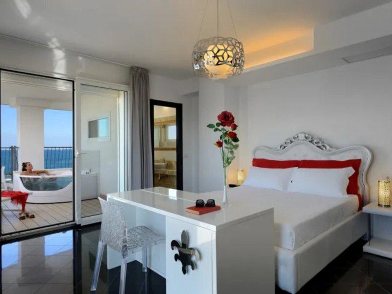 9103FC13943D0EF5D56014F660FF784C