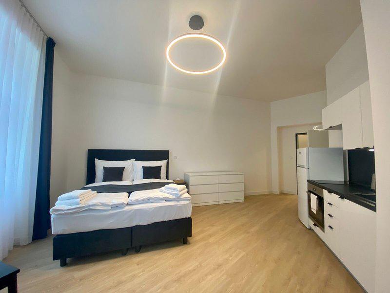 F263260373684AF50BCF0E83A9BF28B5