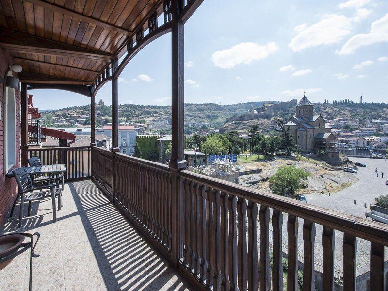 AD0BE018B9D3741DF08FB25B3D9AD30C