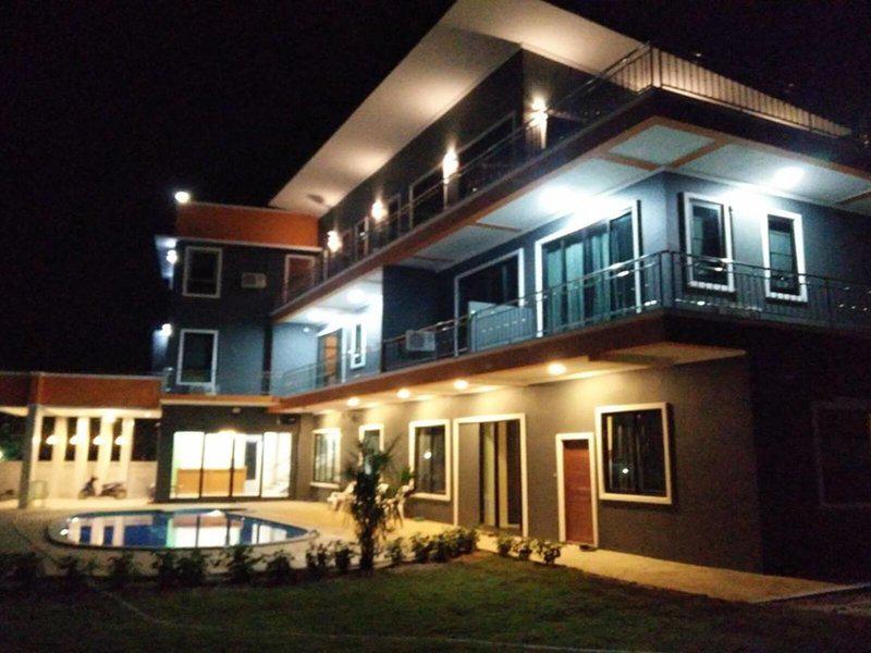 EDF05E5EFB92C6FF5E4F83FB15C67625