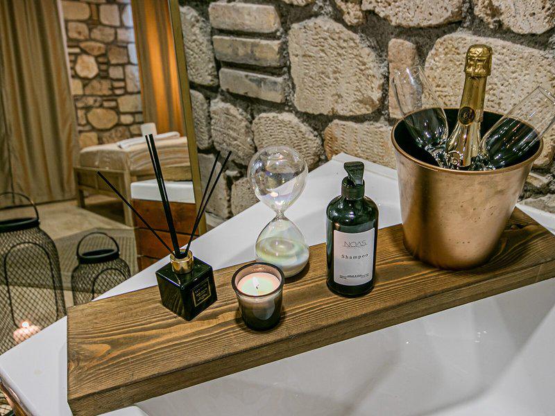 CE9D1AF8B239A33286E0AC699A7B342E