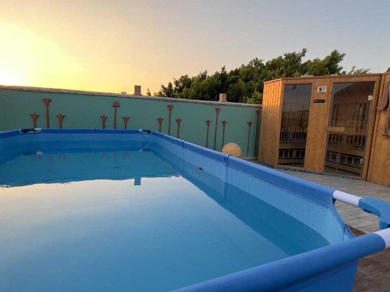 2BE6A688D64C2D8EA051563F4AB93D1F