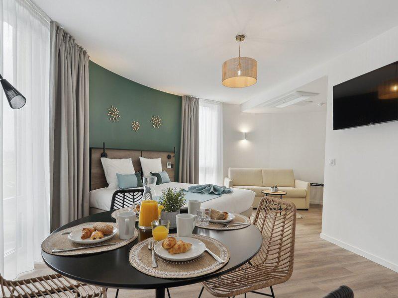 7906FD9D0C3296D90F86CEADD07305A3