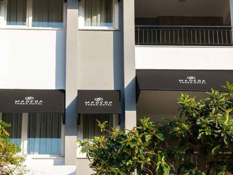 1F51B61E958C8D276A6ADD87882F4085