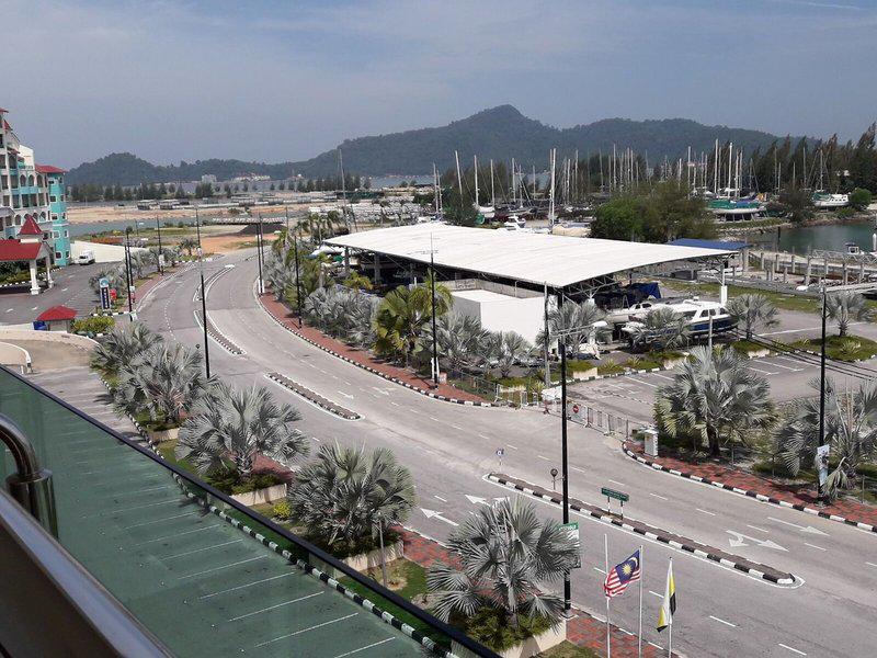 8C2784F94E292F5780503EAA7C2295BB