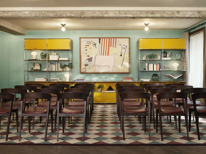 5B387B12A04940C9F263732DE46873BD