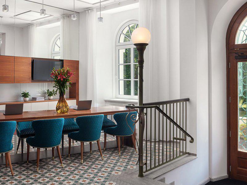 F320BE47885895645630F02AAC8925B5