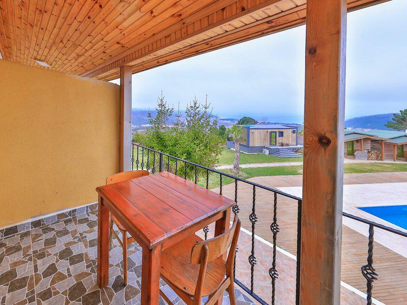 268597976A5612439D40F0D671E4A767