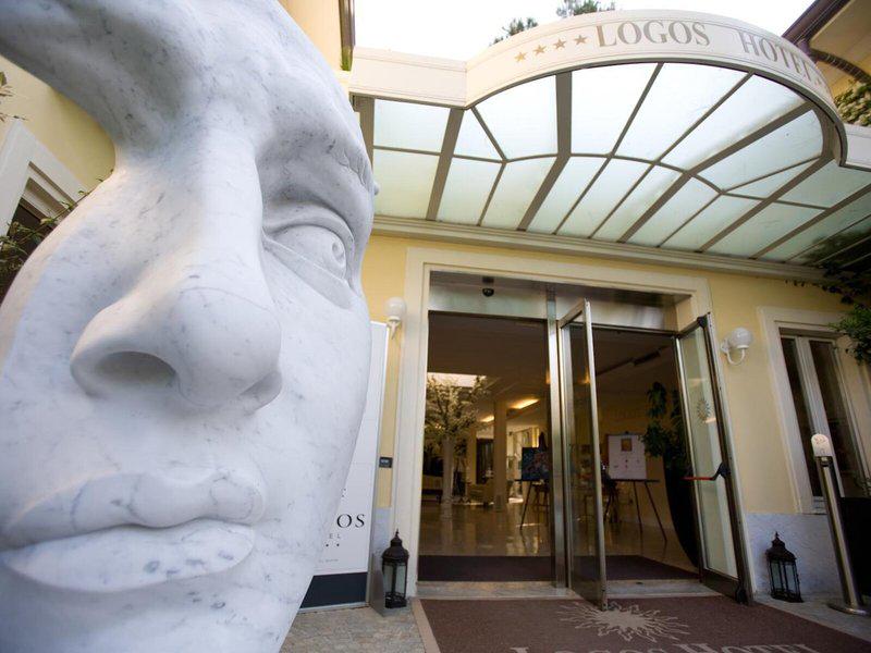 58AD422A99C901E8E6D9597C4EF9866A