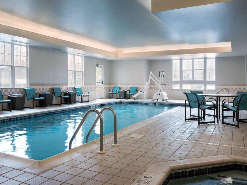 45F463E6F9B7C00A38ECF9FF66D3191E