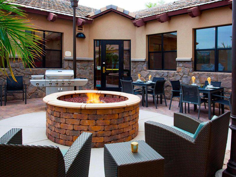 FC27C9E753794AD3A85D2EFDC0FEF7F0