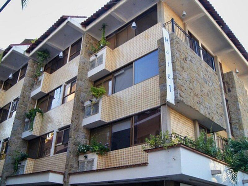 DF45EA1BBF61A7BBC11EE3E0532D0148