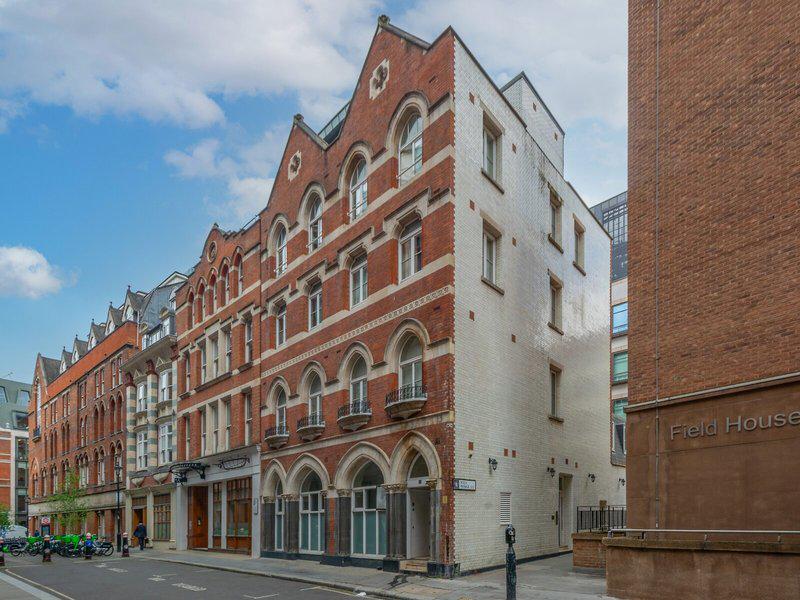 819BEC09D1B70DF4B1D45DA594F3E34E