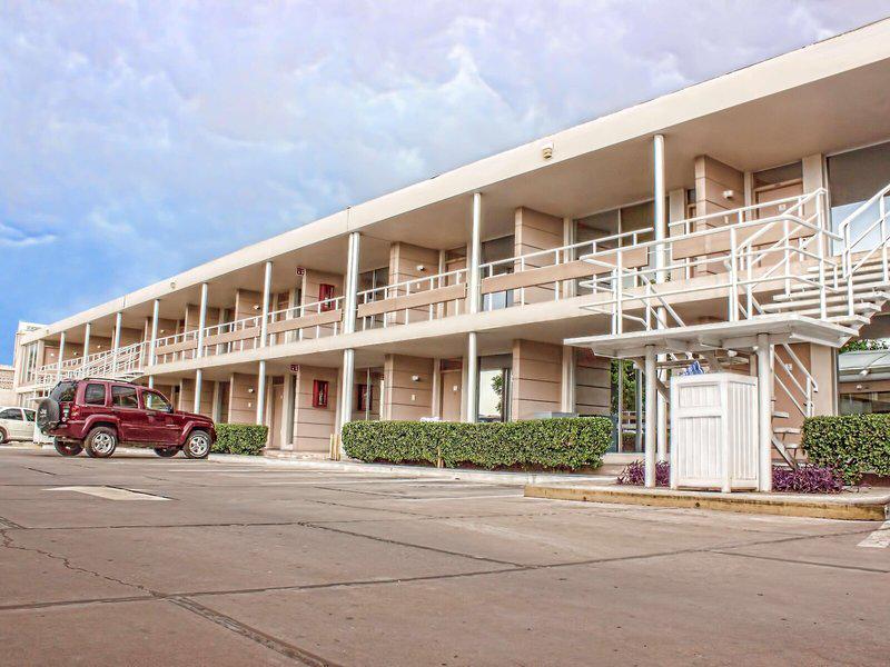 AE9A8911B6B04D8DE3D918F77F366054