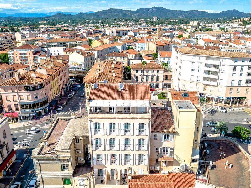 F37CA9737671111AA374D5A2E4CBC638