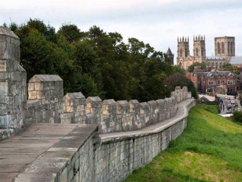 F32F3BEA388D4A7FF36FE279BF360B3E