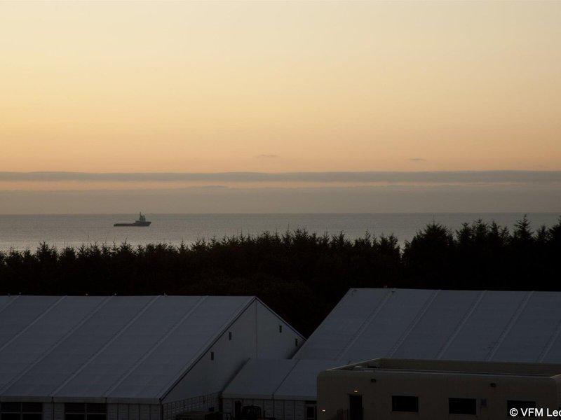 AAA43FE30379C6B516F9C402D5079944