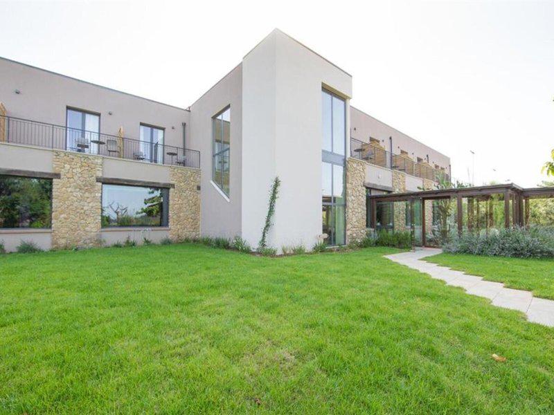 EF447A55C6A5369CA70F051C6F77AA8E