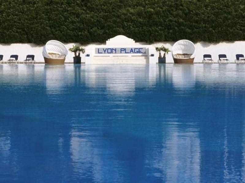 822FCF198BC9159E683F982F4DE58A2C