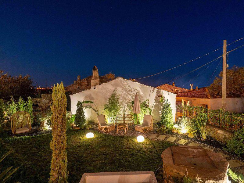 90C85F3E539BAE85D38873014DEEE32B