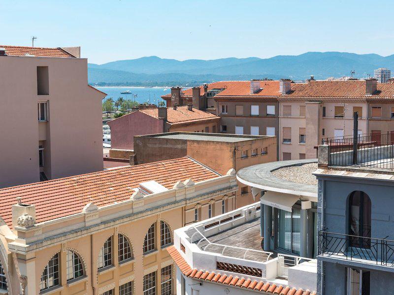 433821E8A1F1F58E0541667281DE547D