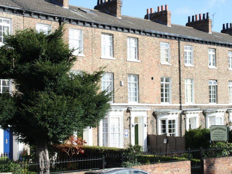 F99AB4811F25A0F9AA2FA2FC26694179