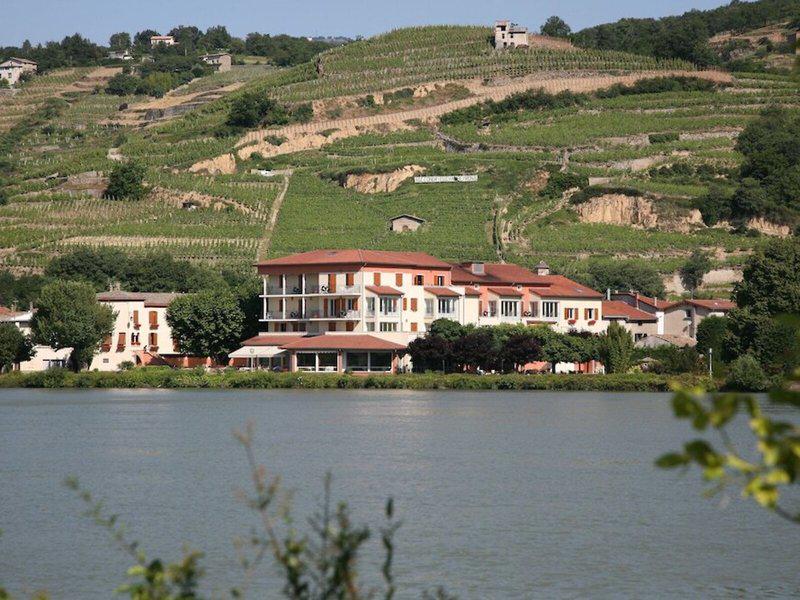 A614CEB27A9534D6452FEC04E98FA229