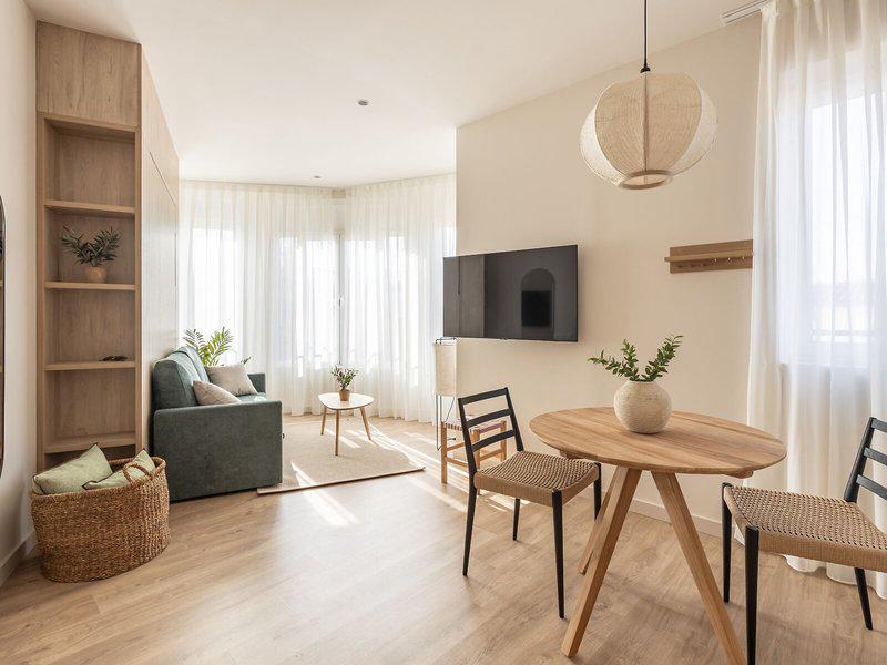 706D4D872E51403CE4F5714D81530268