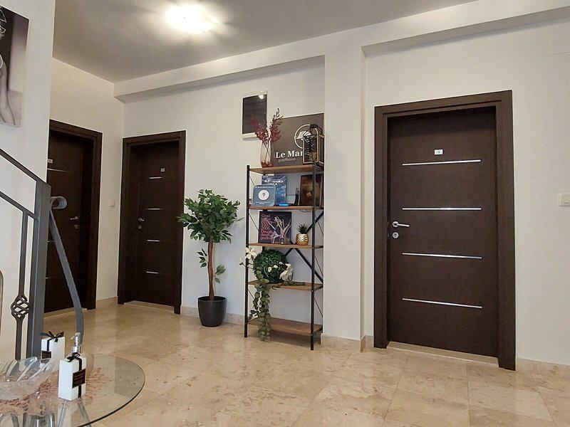 09B45DA60903BE07D62C63928684193D