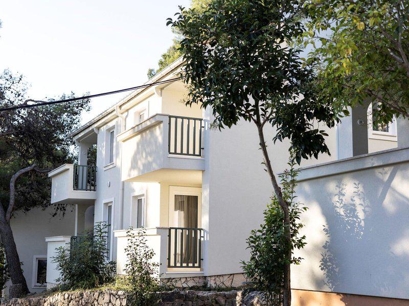 37CDB19B14044B78CC4BA9AB1FC0C5F2