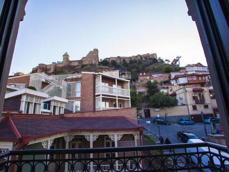 CC1B13A9557F537A3B0DCACDEA61F277