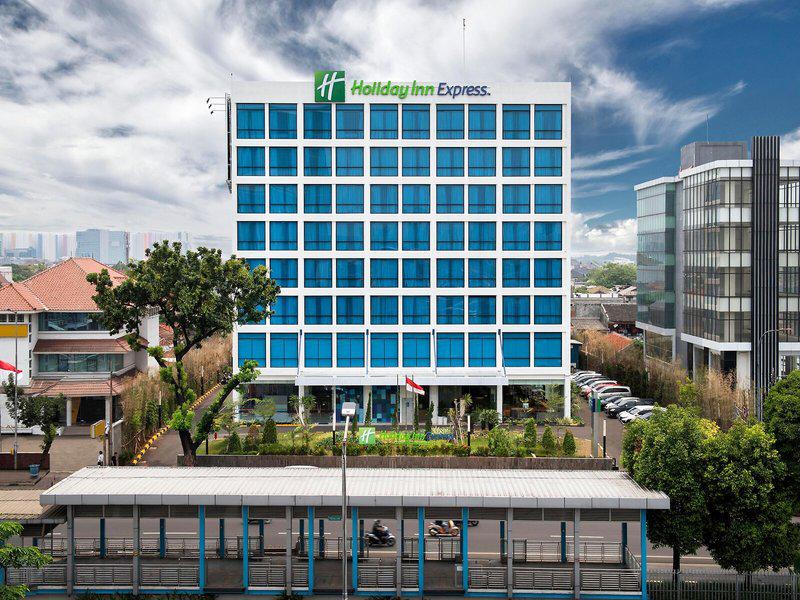 C38DB22544D1706EBC58605497F58944